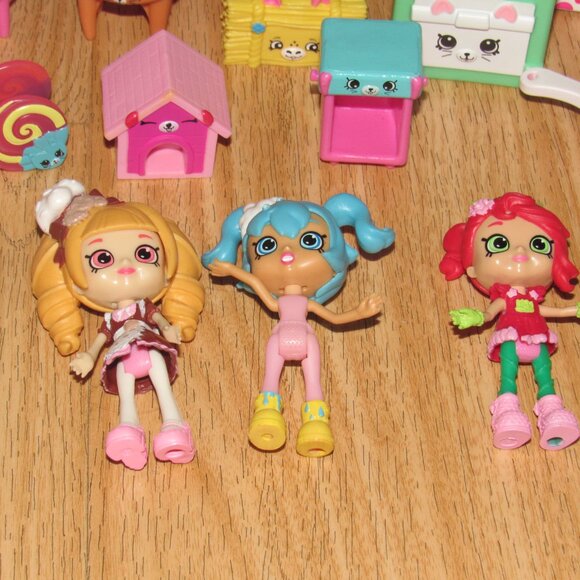 Shopkins Shoppies Happy Places 70+ Pc House Pool Stable Food Truck Dolls - Picture 12 of 12